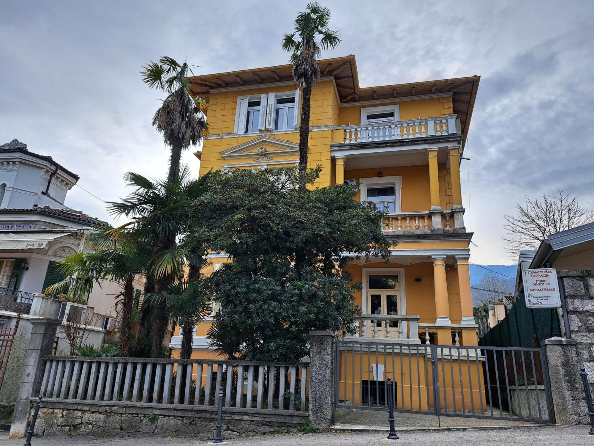 Apartman Barocco Ловран Екстериор снимка