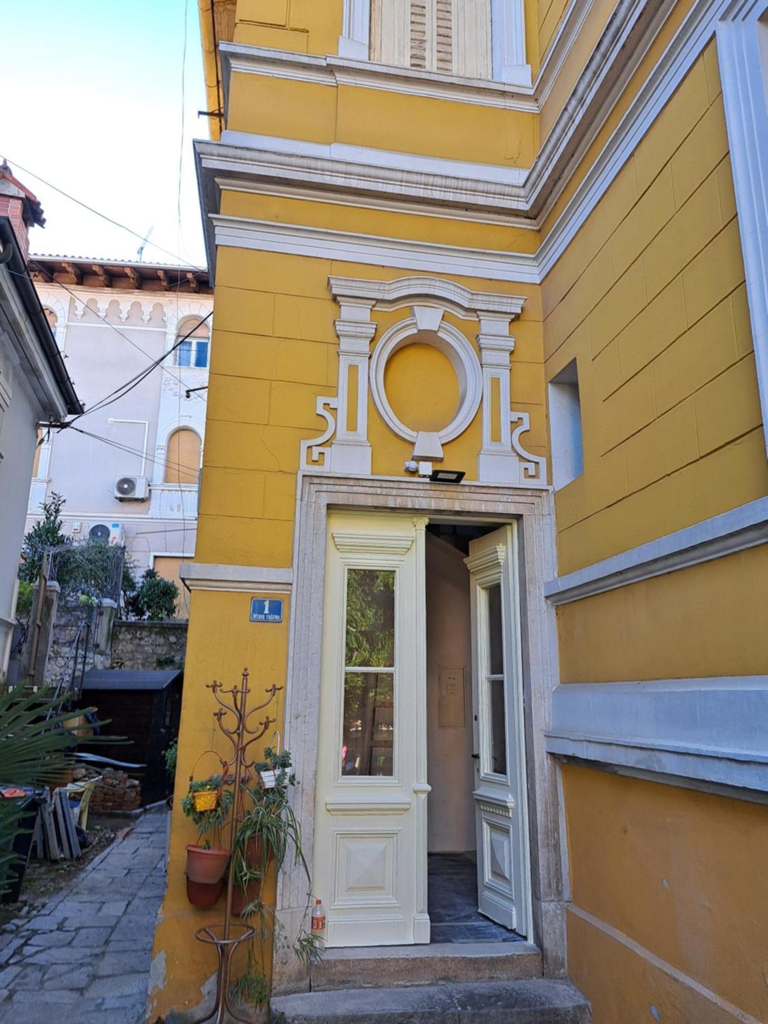 Apartman Barocco Ловран Екстериор снимка