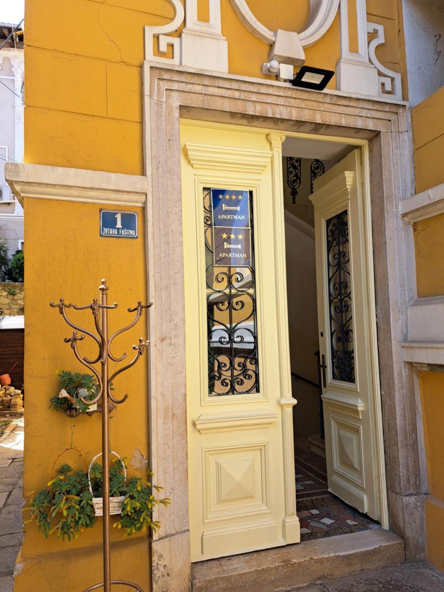 Apartman Barocco Ловран Екстериор снимка